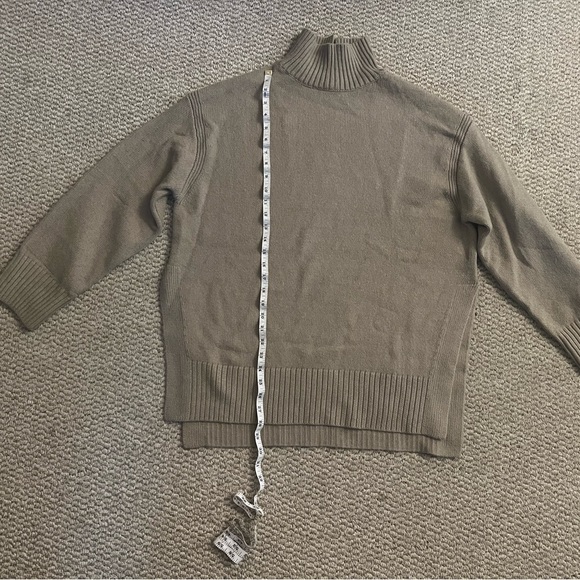 H&M Mock neck Sweater - Picture 5 of 5